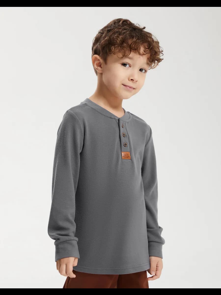 Серый лонгслив с вырезом хенли