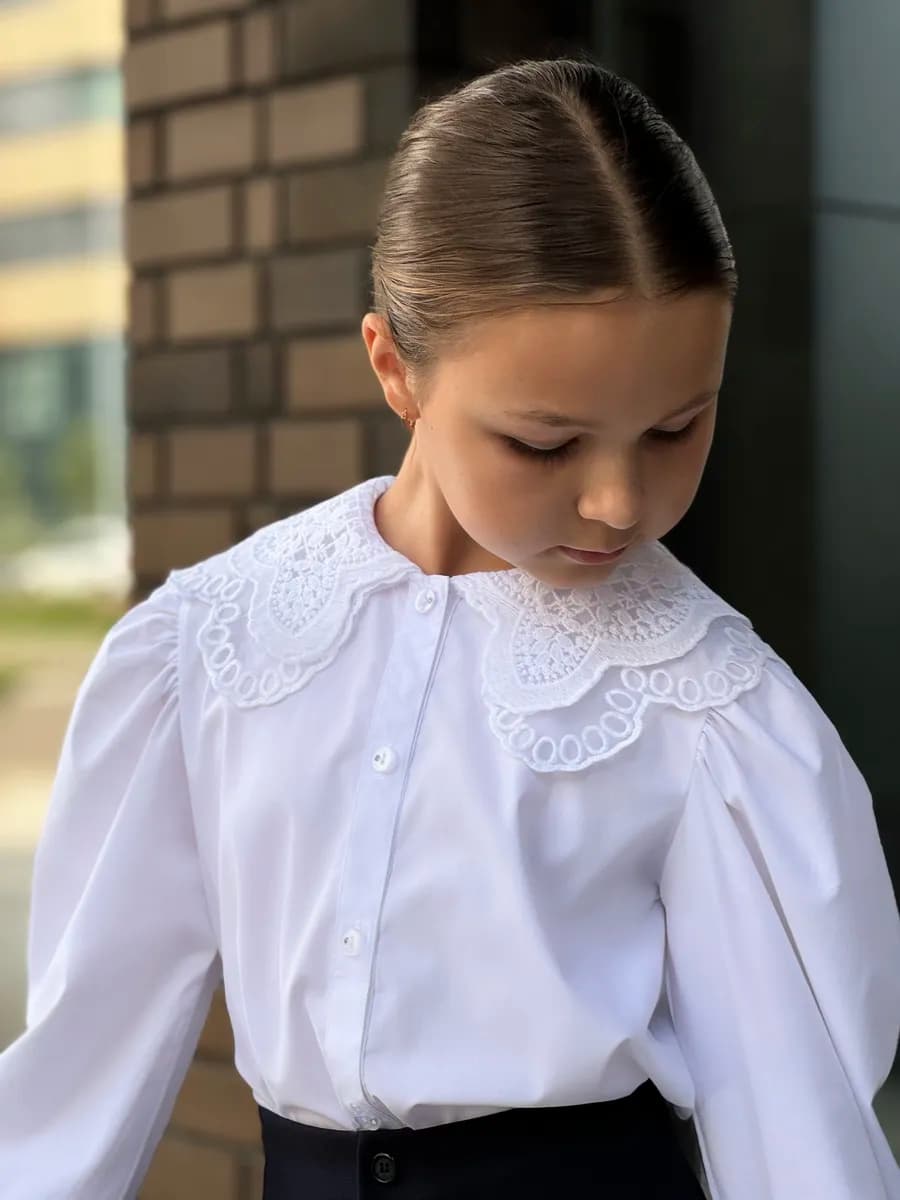 Блузка школьная с ажурным воротником
