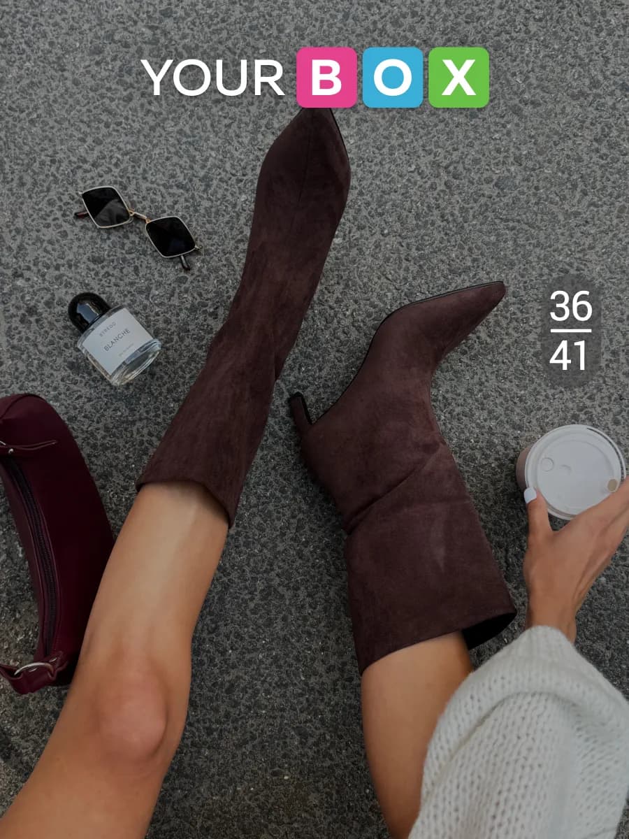 Демисезонные сапоги на низкой шпильке - фото 1