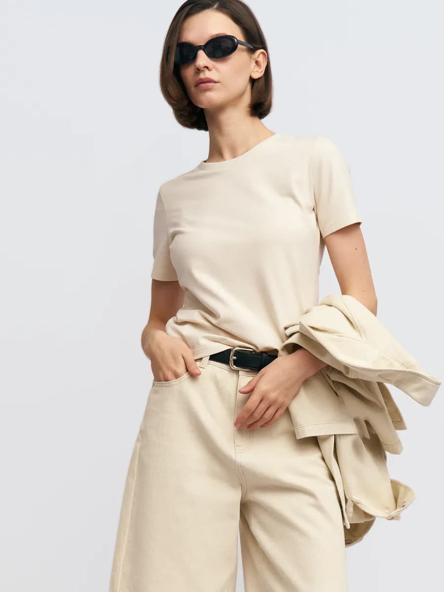 Женская футболка из хлопка без принта