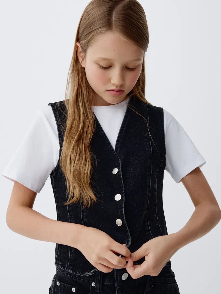 Джинсовая жилетка школьная