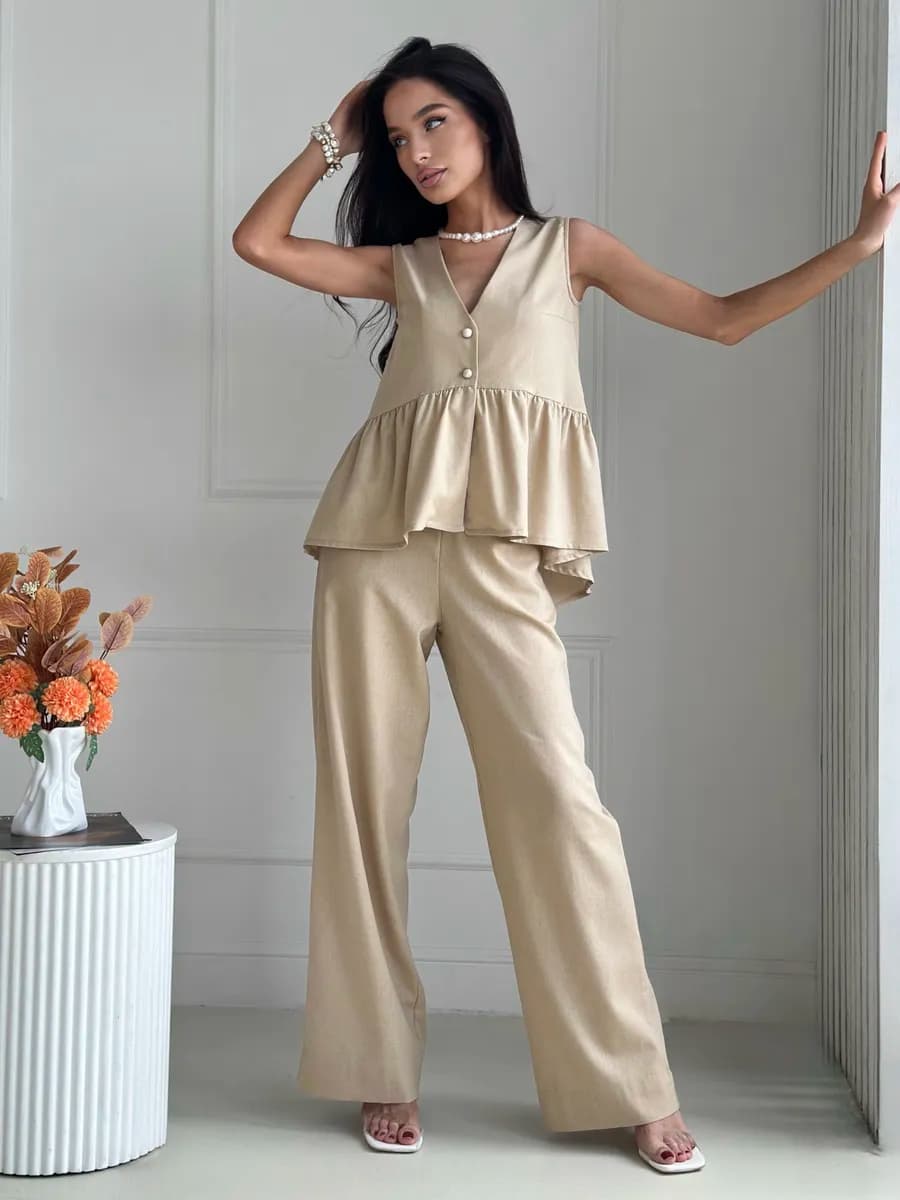 Костюм летний с жилетом и брюками