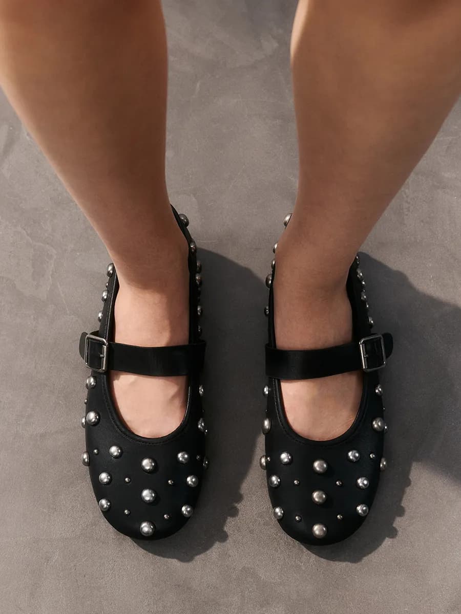 Балетки с металлическим декором