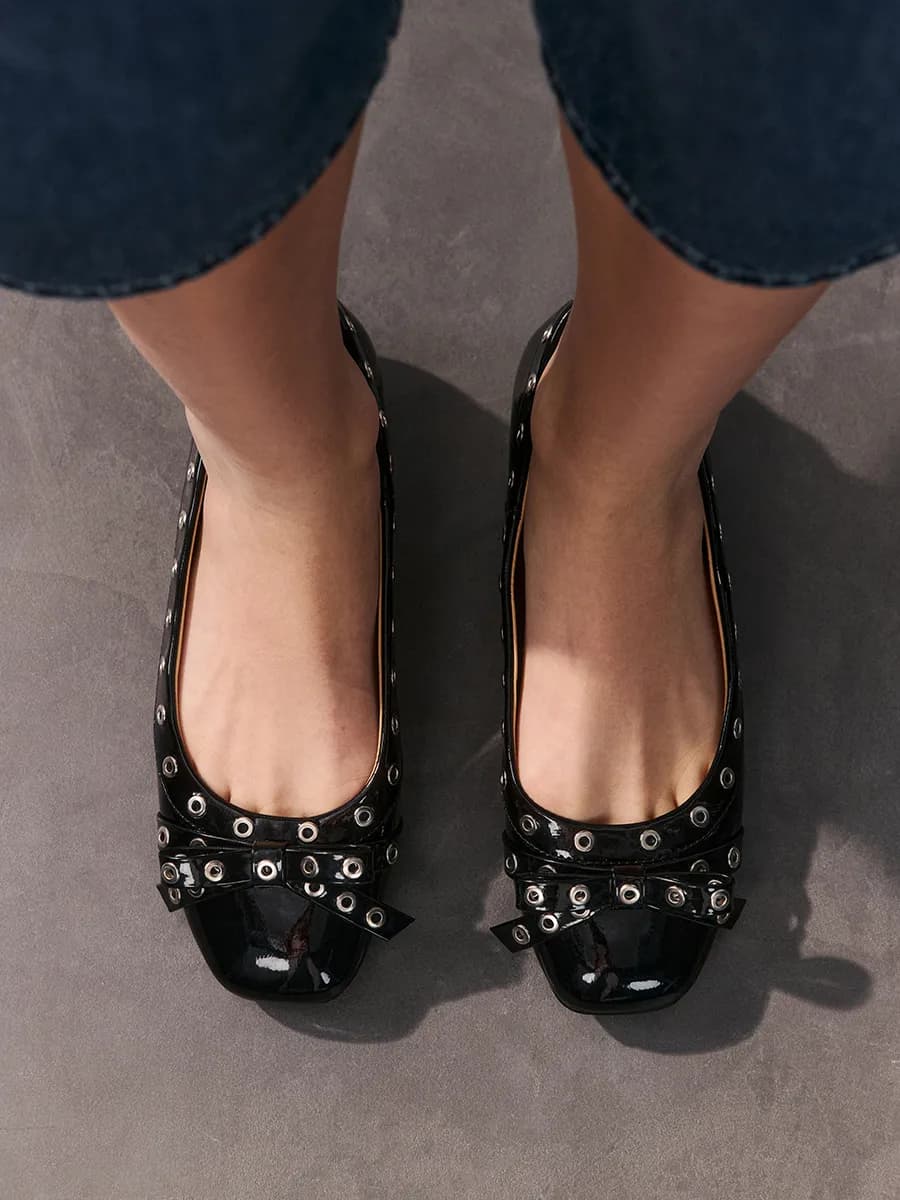 Балетки лаковые с заклепками - фото 1