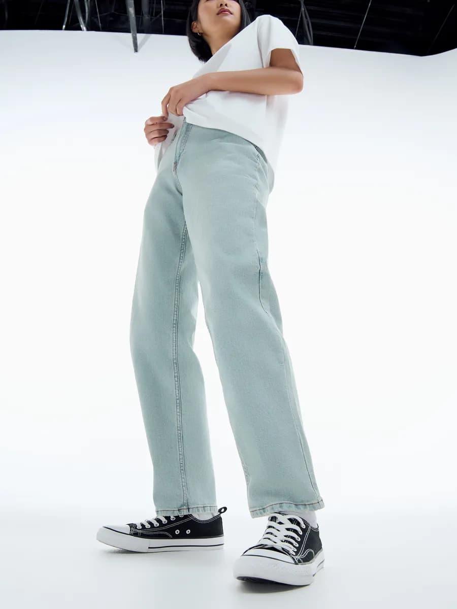 Зауженные джинсы с низкой посадкой