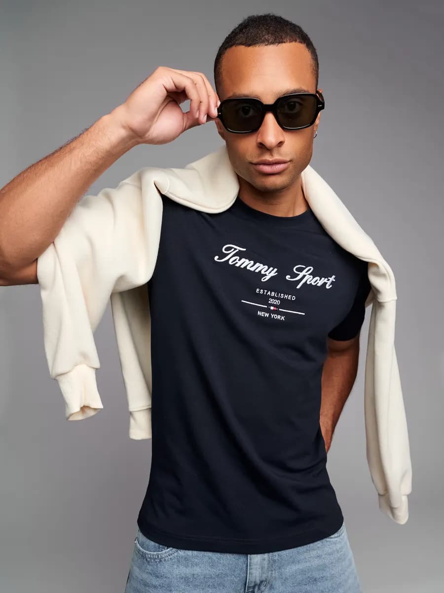 Футболка однотонная с принтом