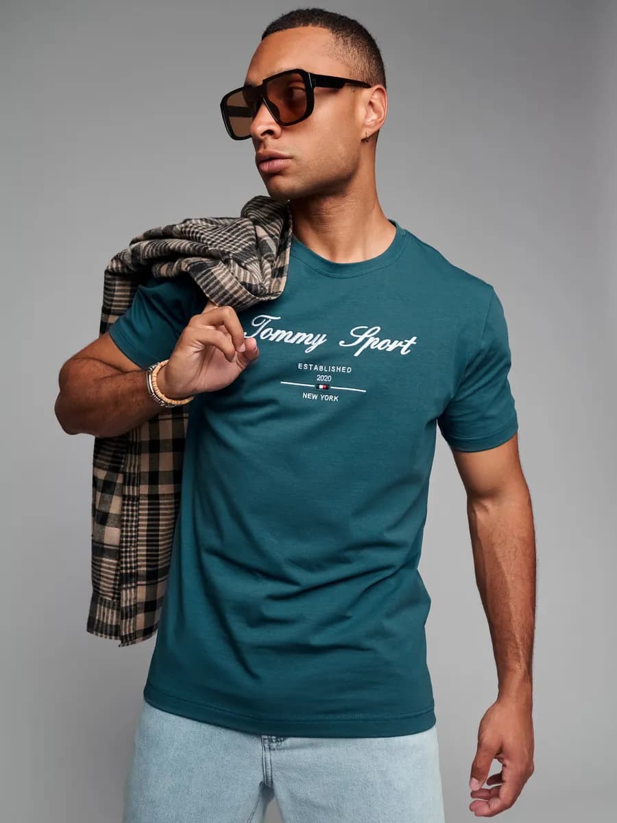 Футболка однотонная с принтом