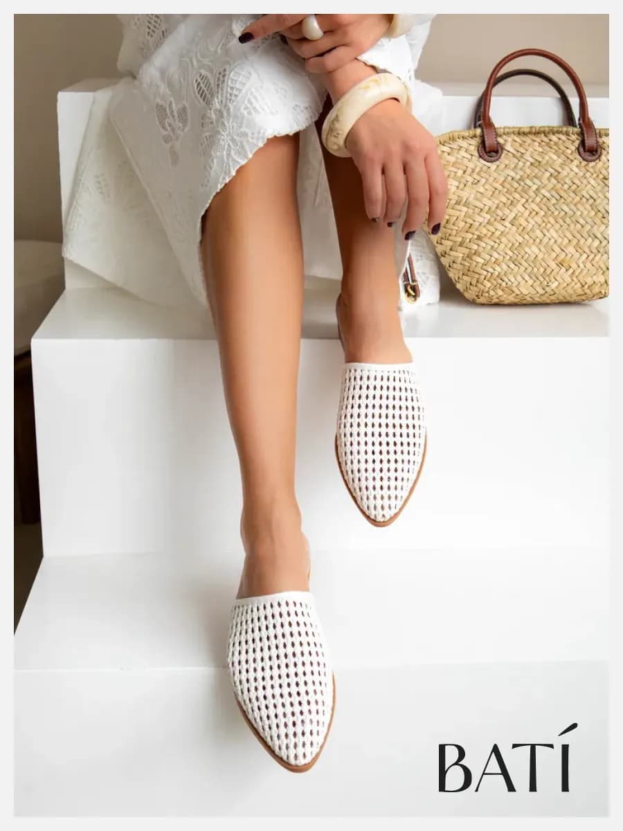 Мюли летние плетеные с острым носом белые