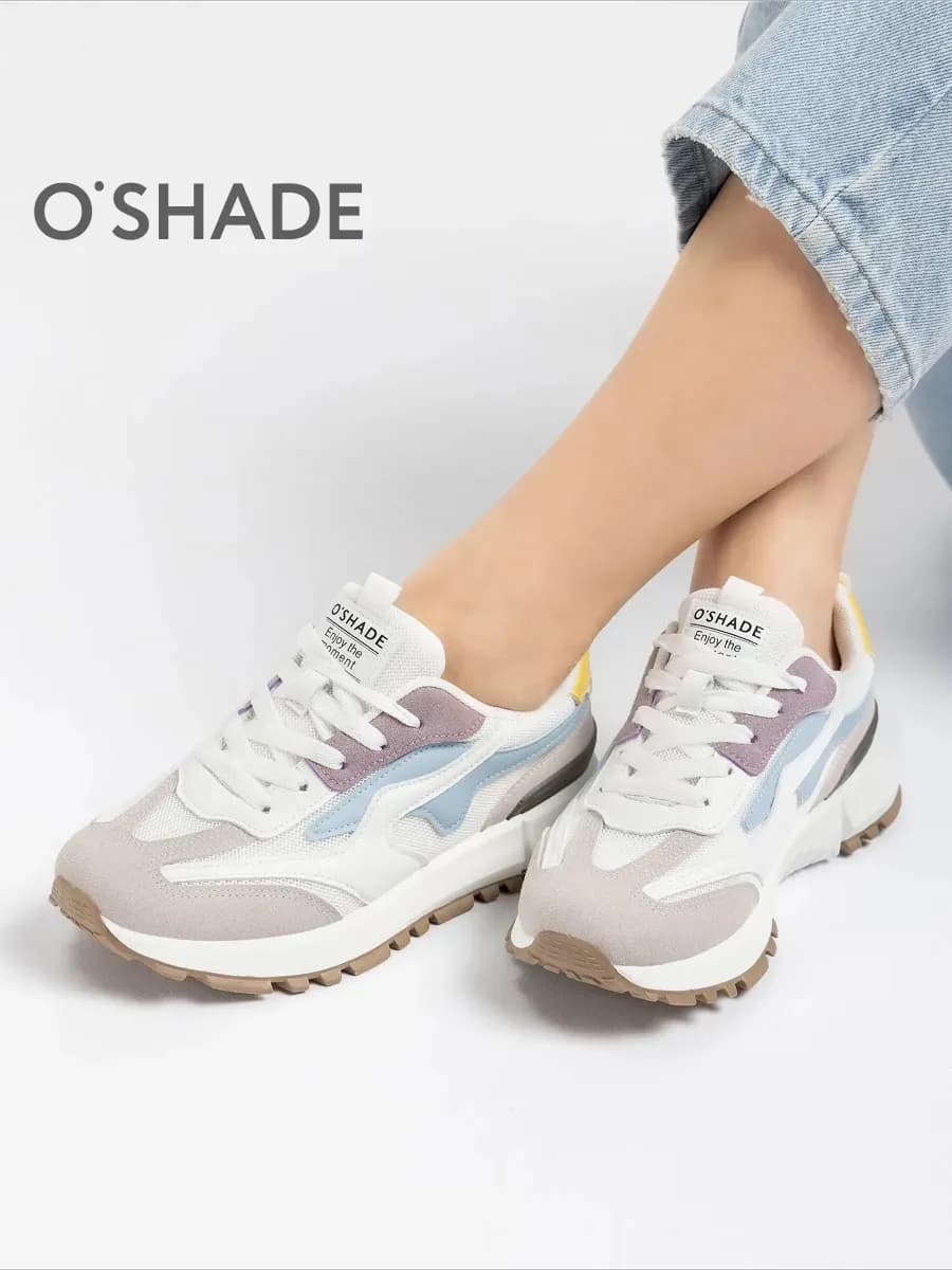 Легкие кроссовки женские