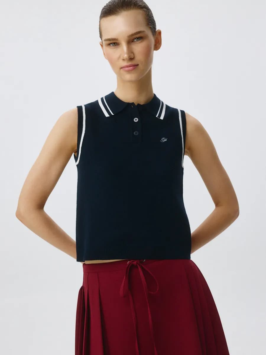 Топ c воротником поло