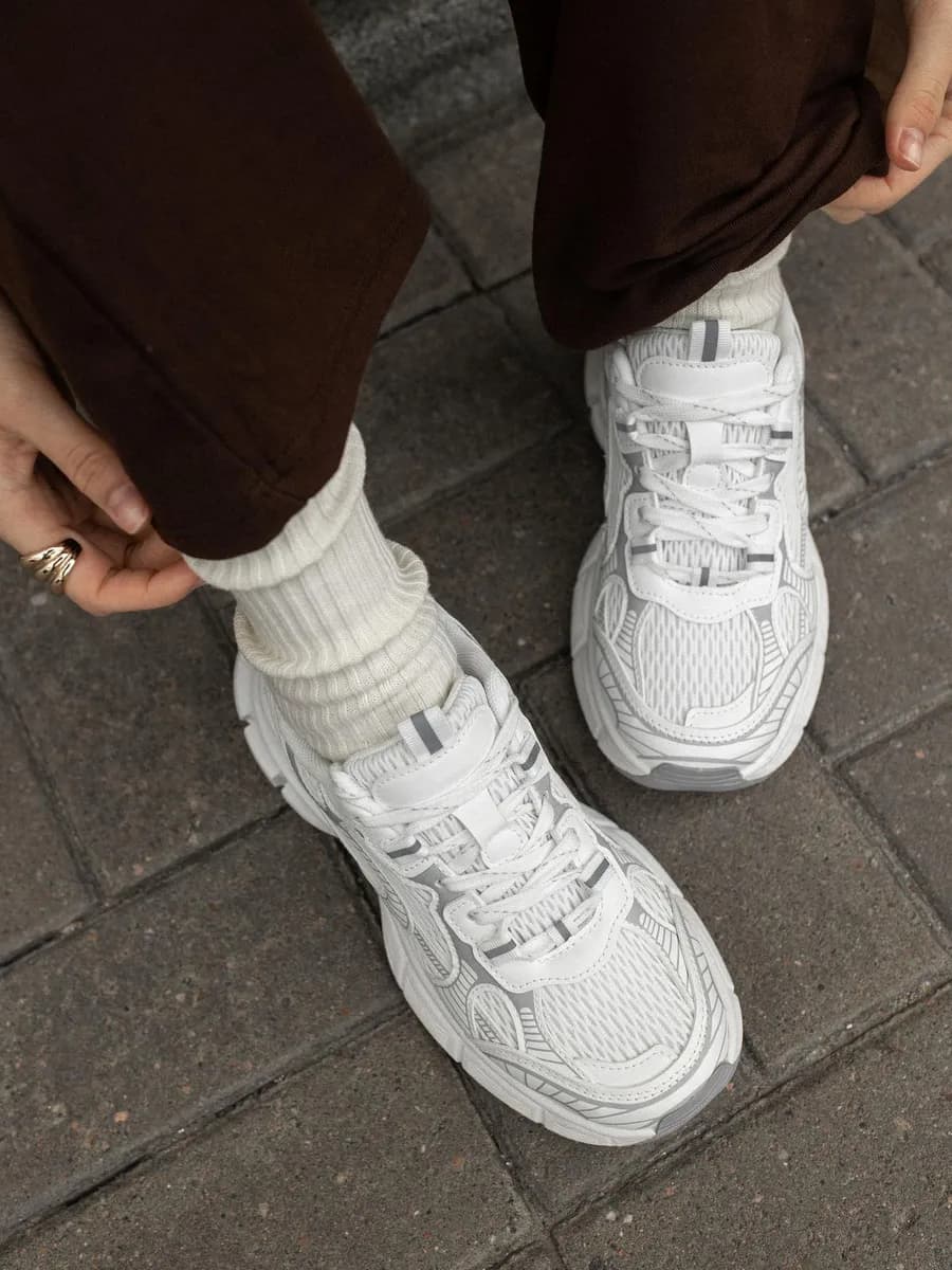 Кроссовки спортивные летние