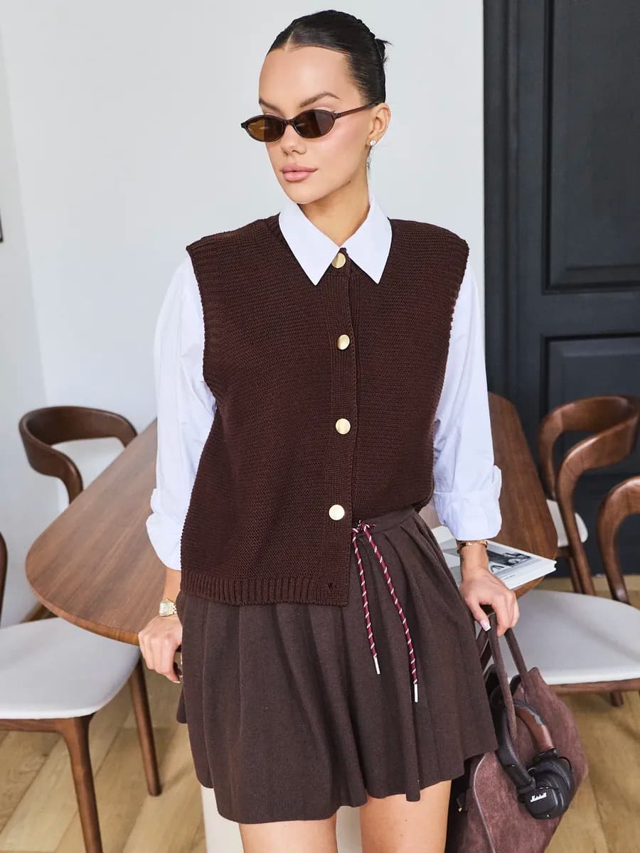 Жилетка вязаная на пуговицах школьная офисная