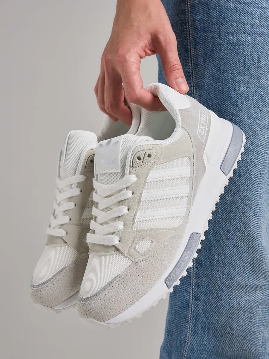 Кроссовки женские летние