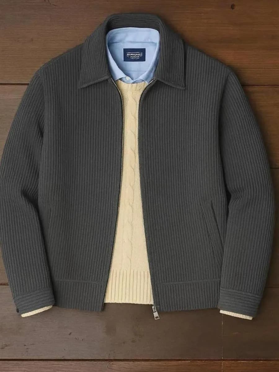 Бомбер утепленный осенний old money