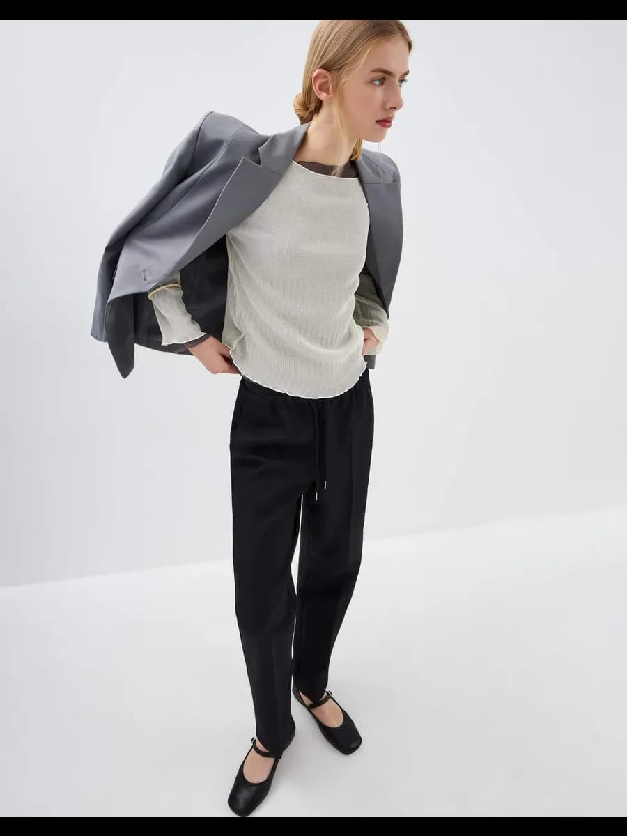 Чёрные брюки свободные (Easy Fit)