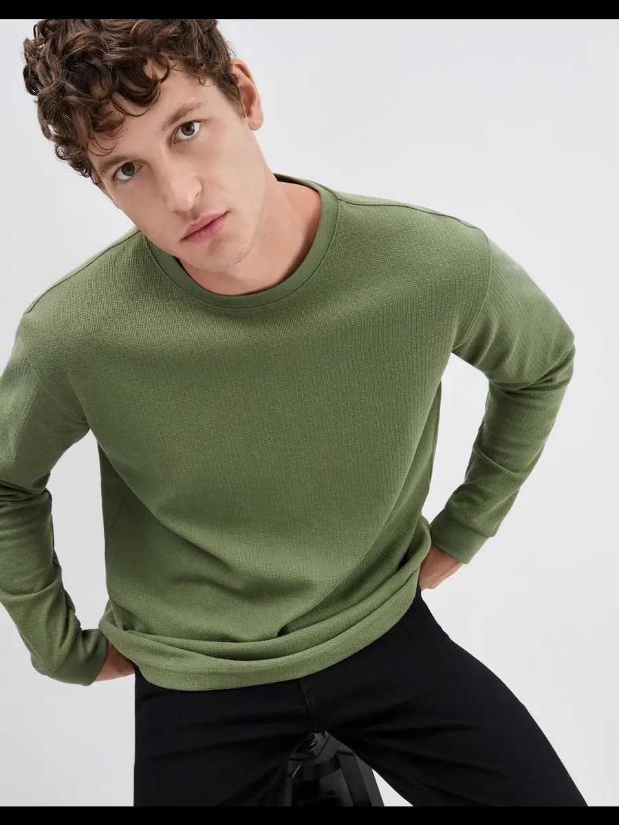 Хаки свободный лонгслив