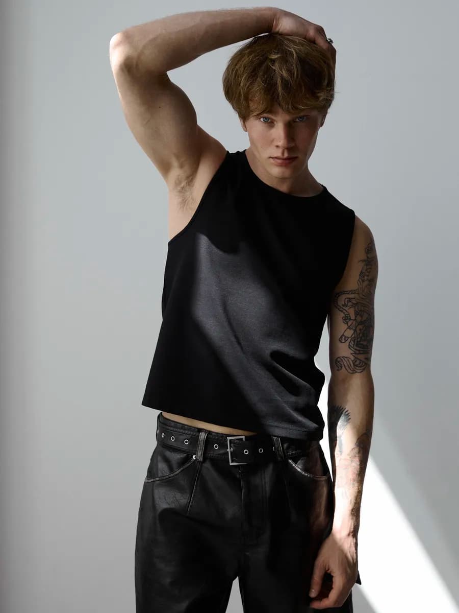 Плотная спортивная майка