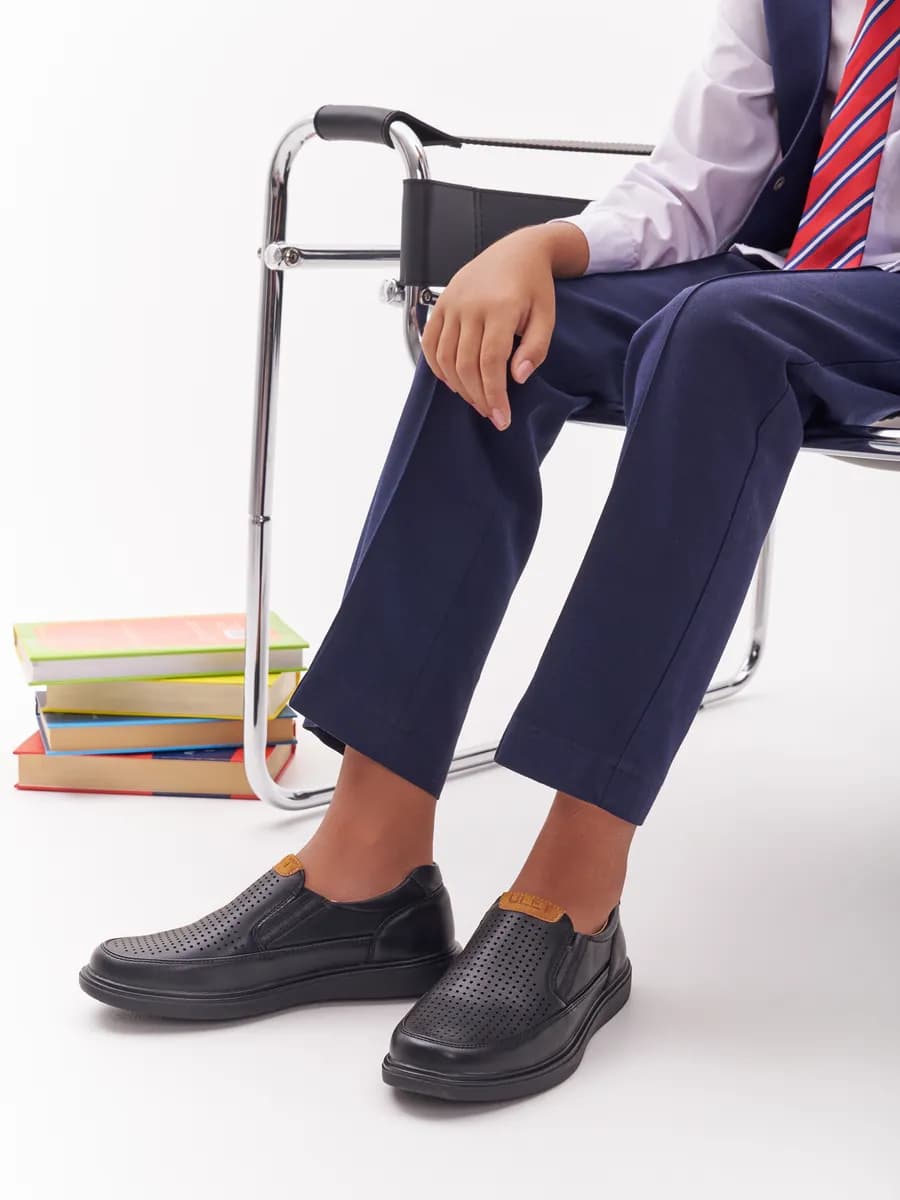 Туфли школьные с перфорацией