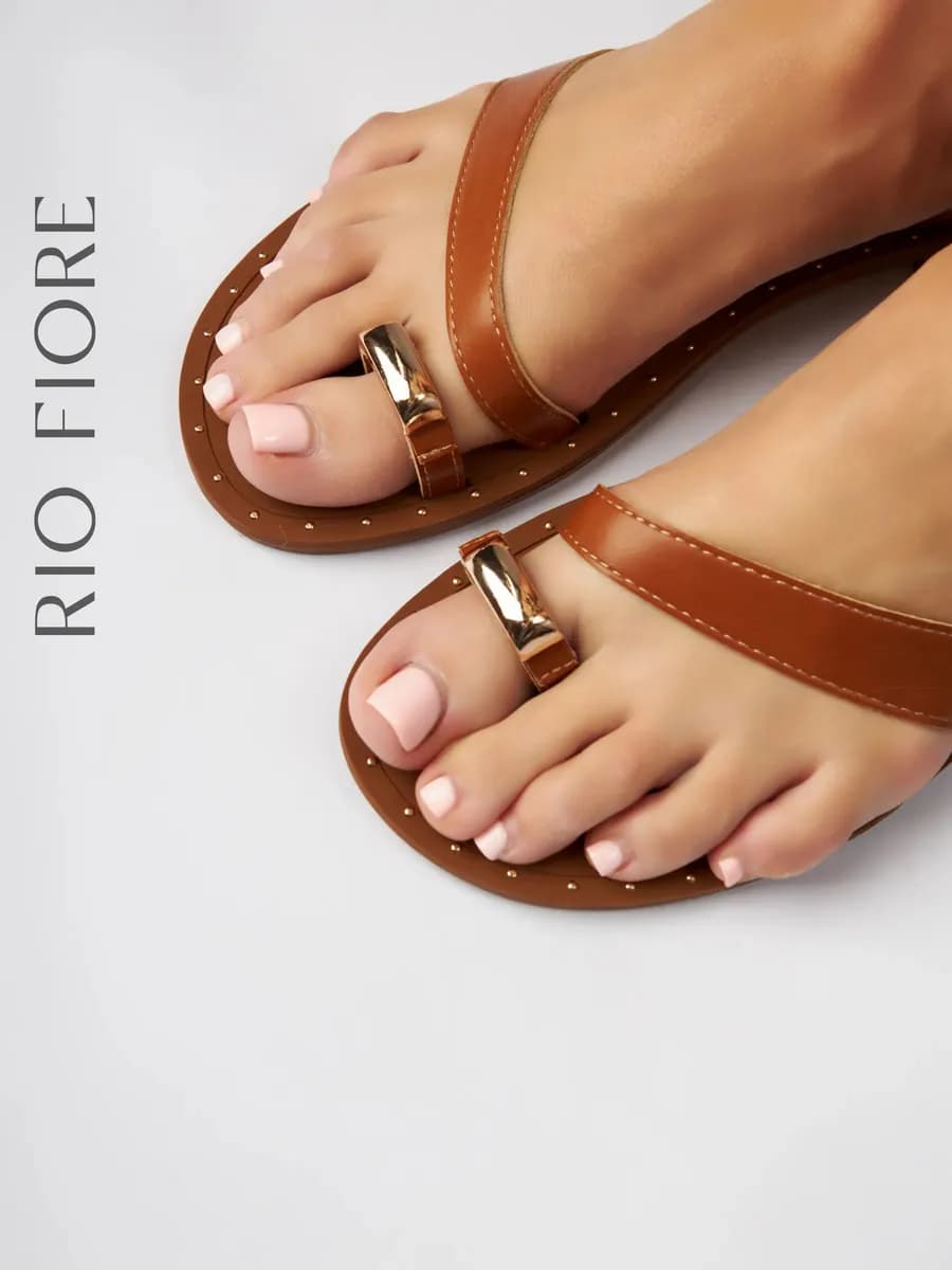 Босоножки летние на низком каблуке