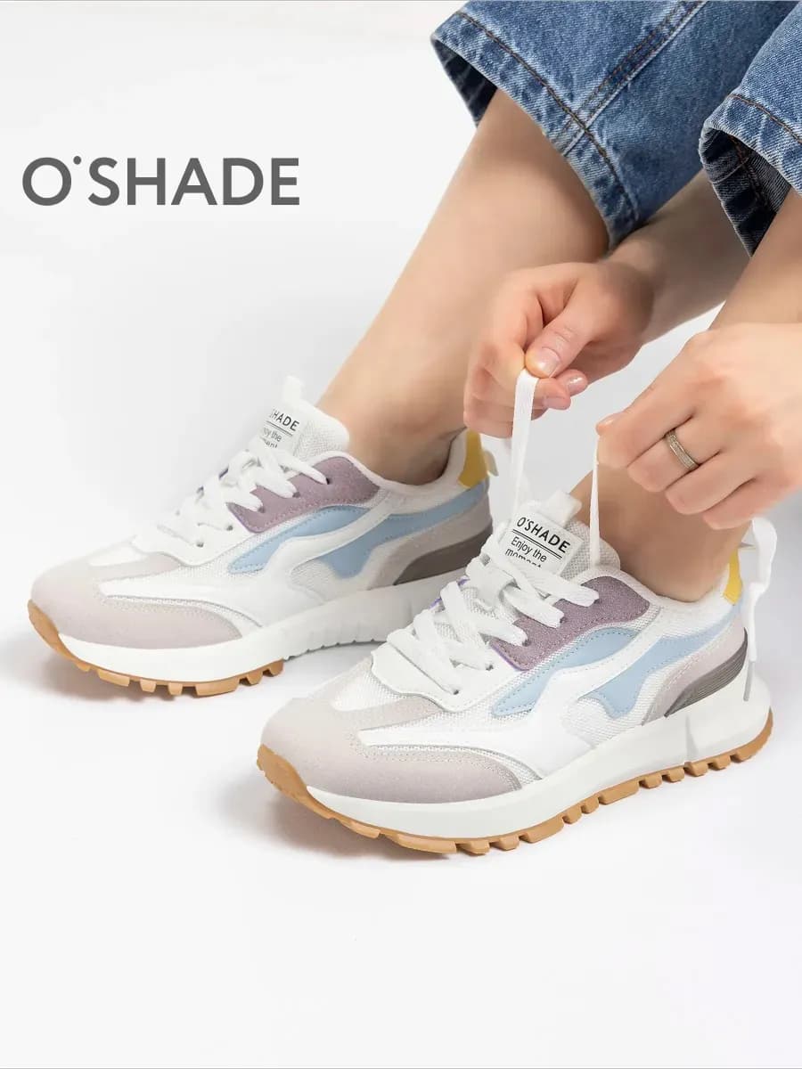 Кроссовки женские