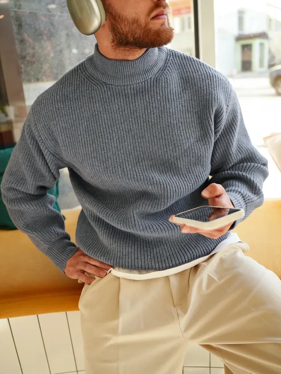 Оверсайз свитер теплый вязаный без горла