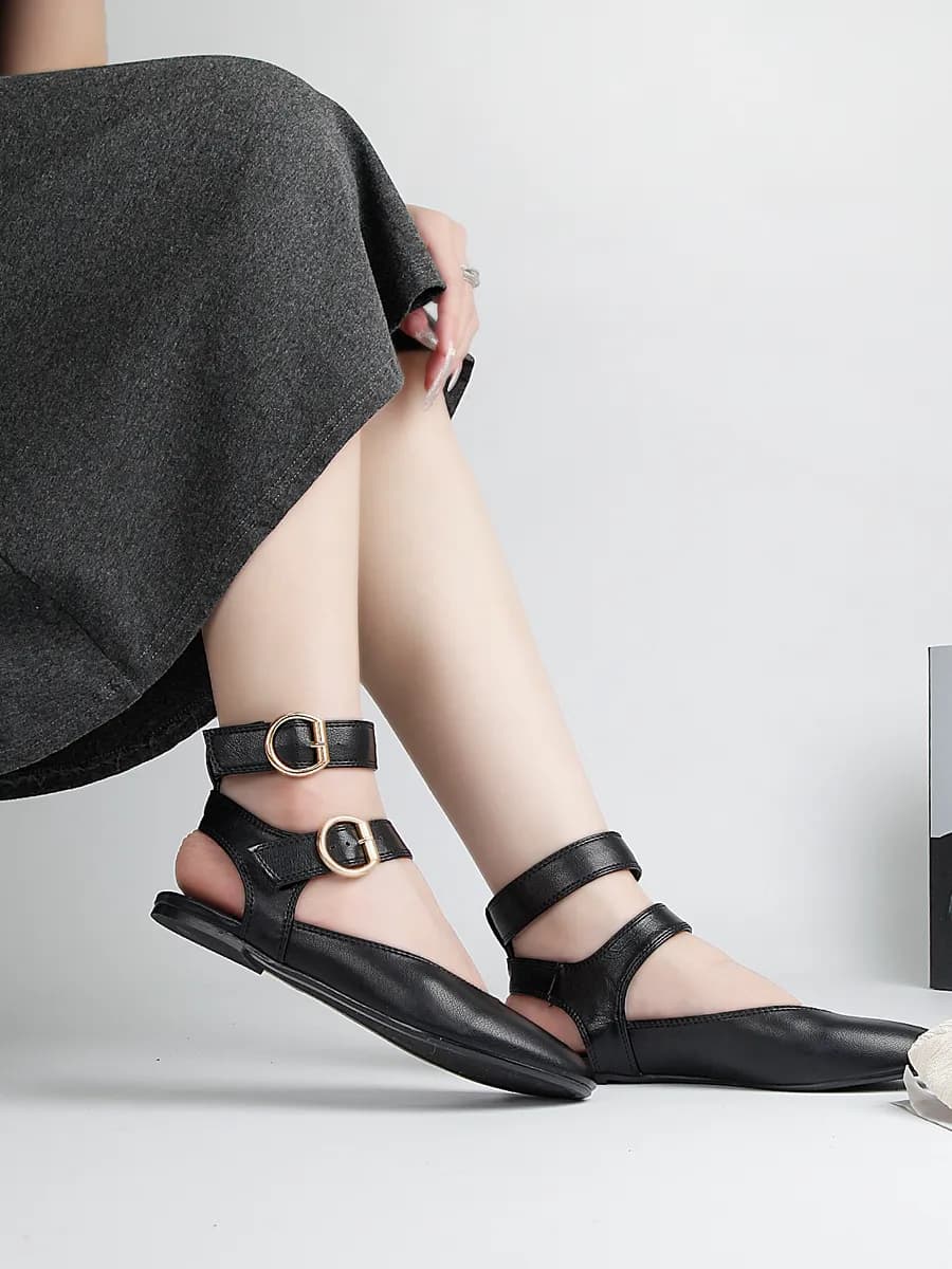 Балетки с двойными ремешками и пряжками