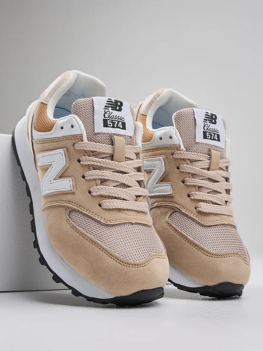 Кроссовки спортивные