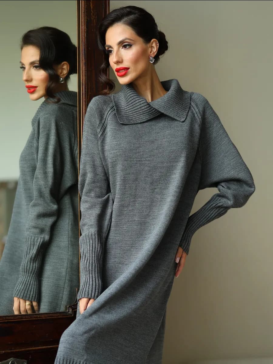 Платье вязаное трикотажное c разрезами по бокам