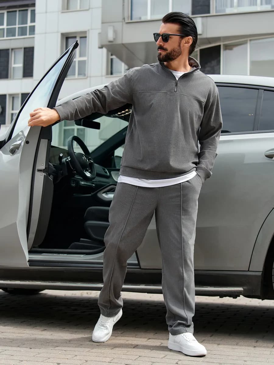 Костюм спортивный вельветовый