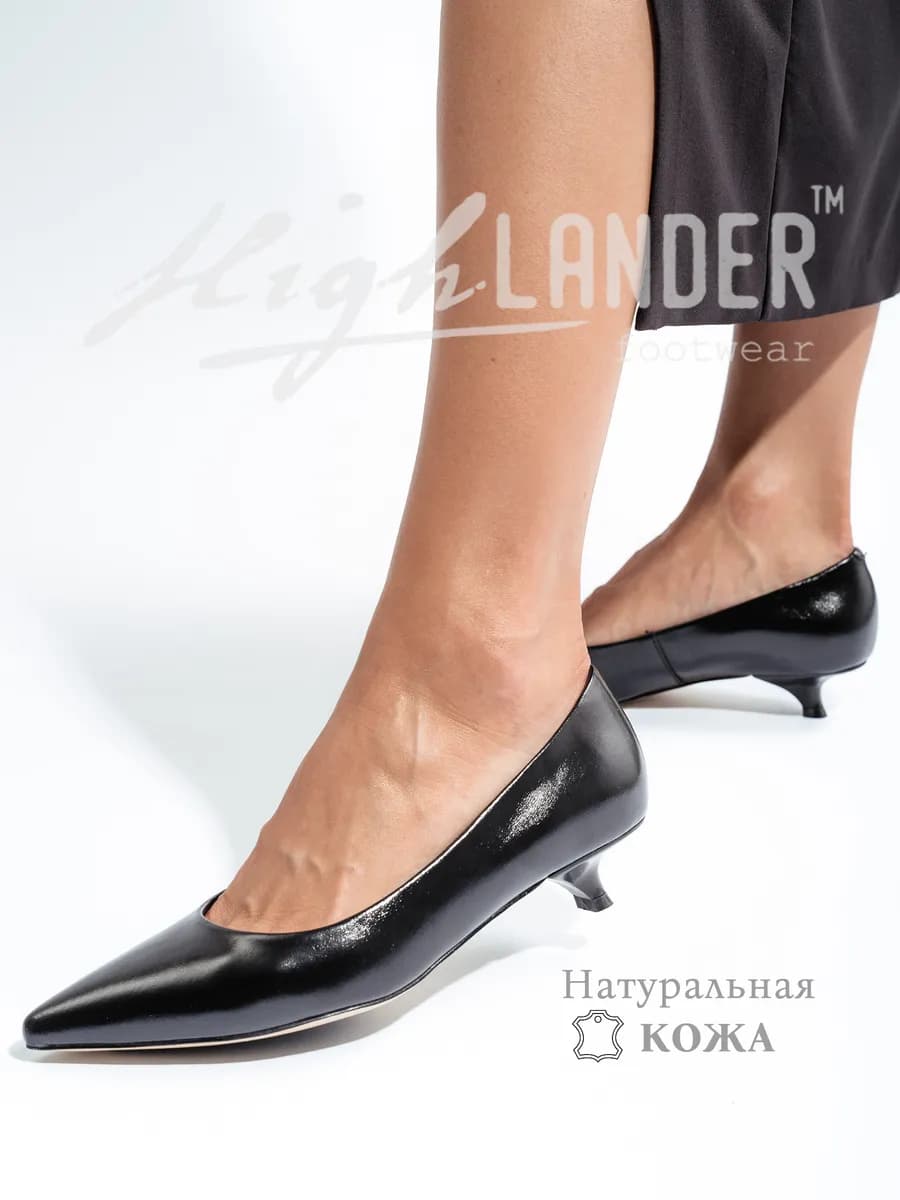 Кожаные туфли лодочки на низком каблуке