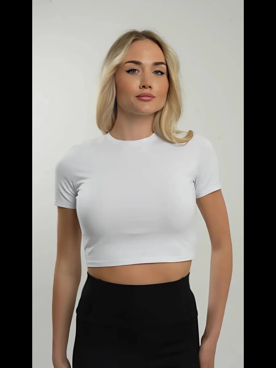 Кроп топ футболка укороченная