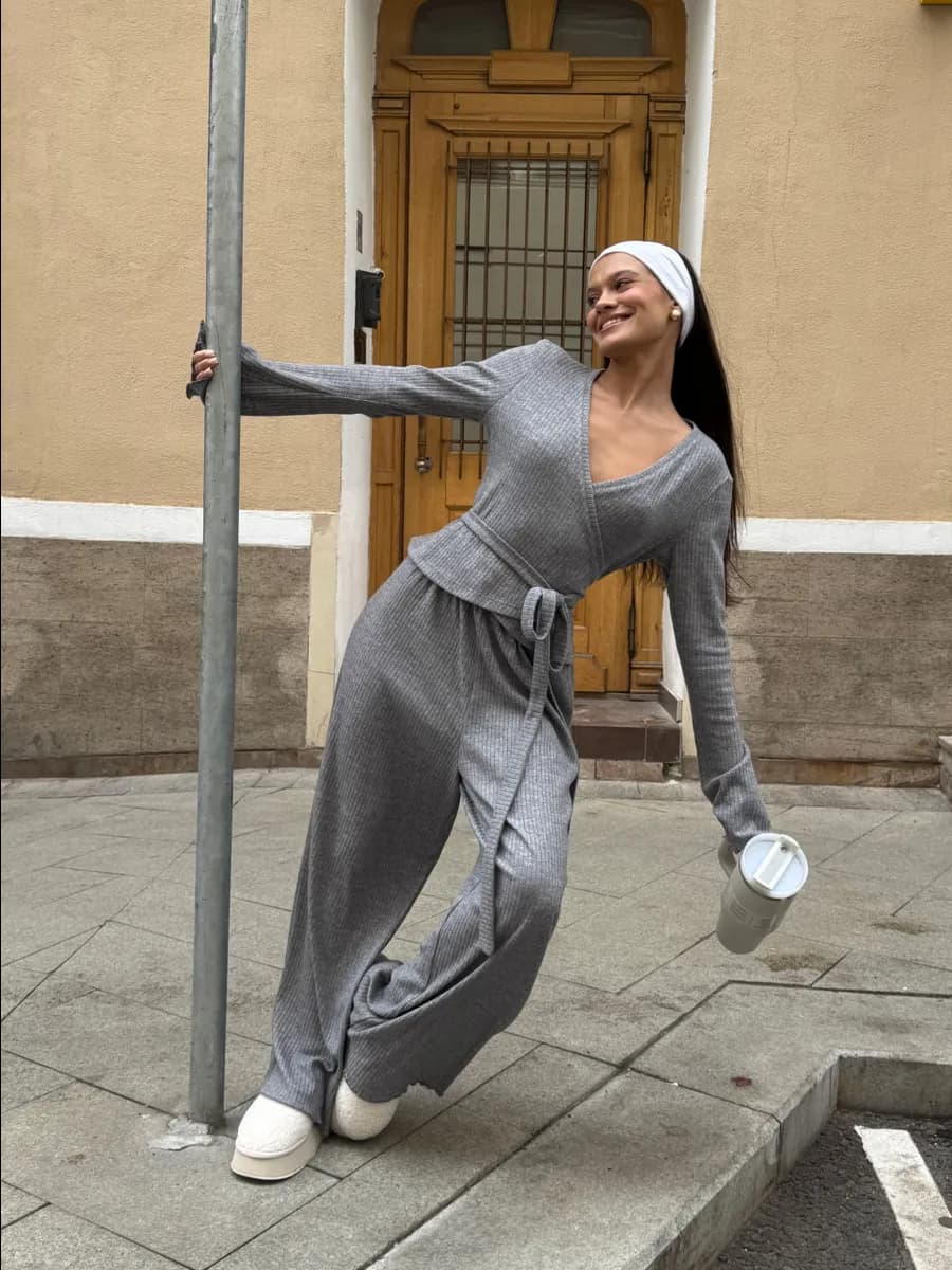 Теплый костюм с брюками трикотажный лапша весенний - фото 1