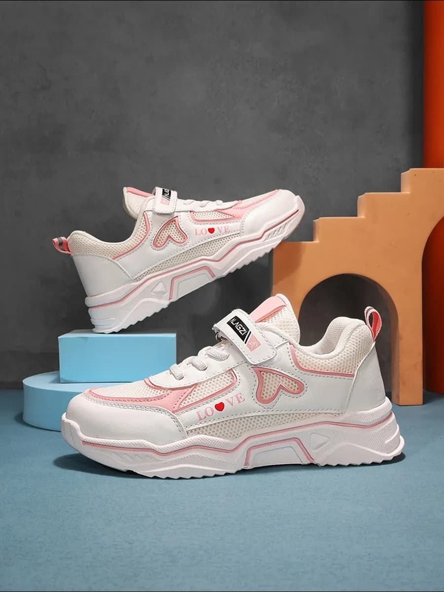 Модная спортивная обувь для девочек