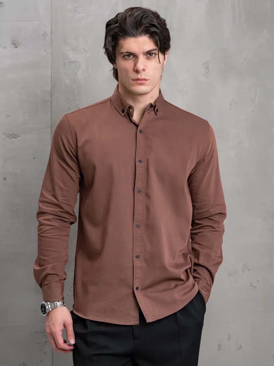 Рубашка приталенная на кнопках