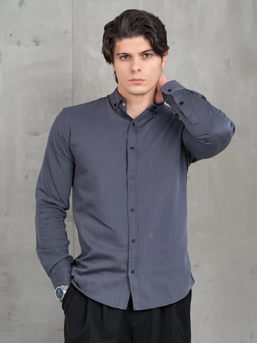 Рубашка приталенная на кнопках