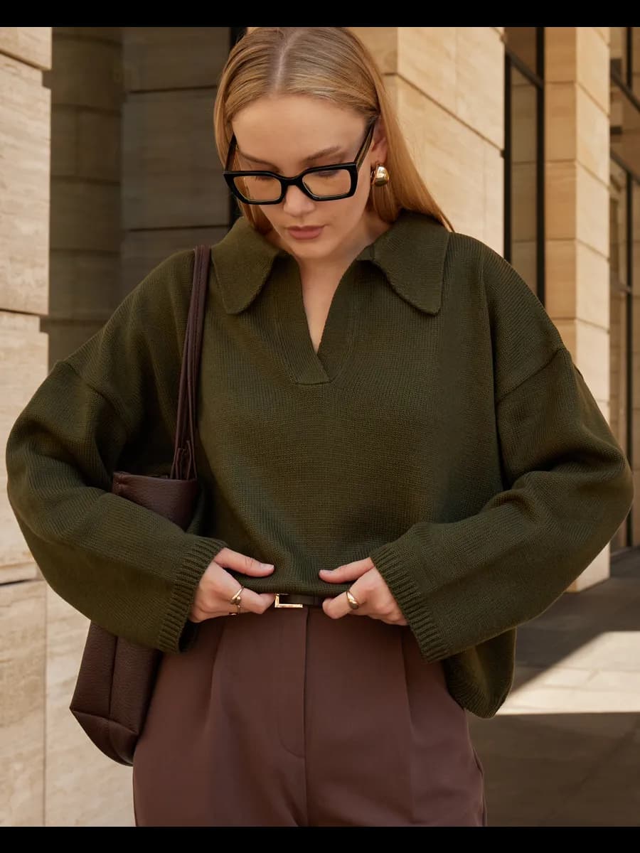 Свитер оверсайз вязаный с воротником поло