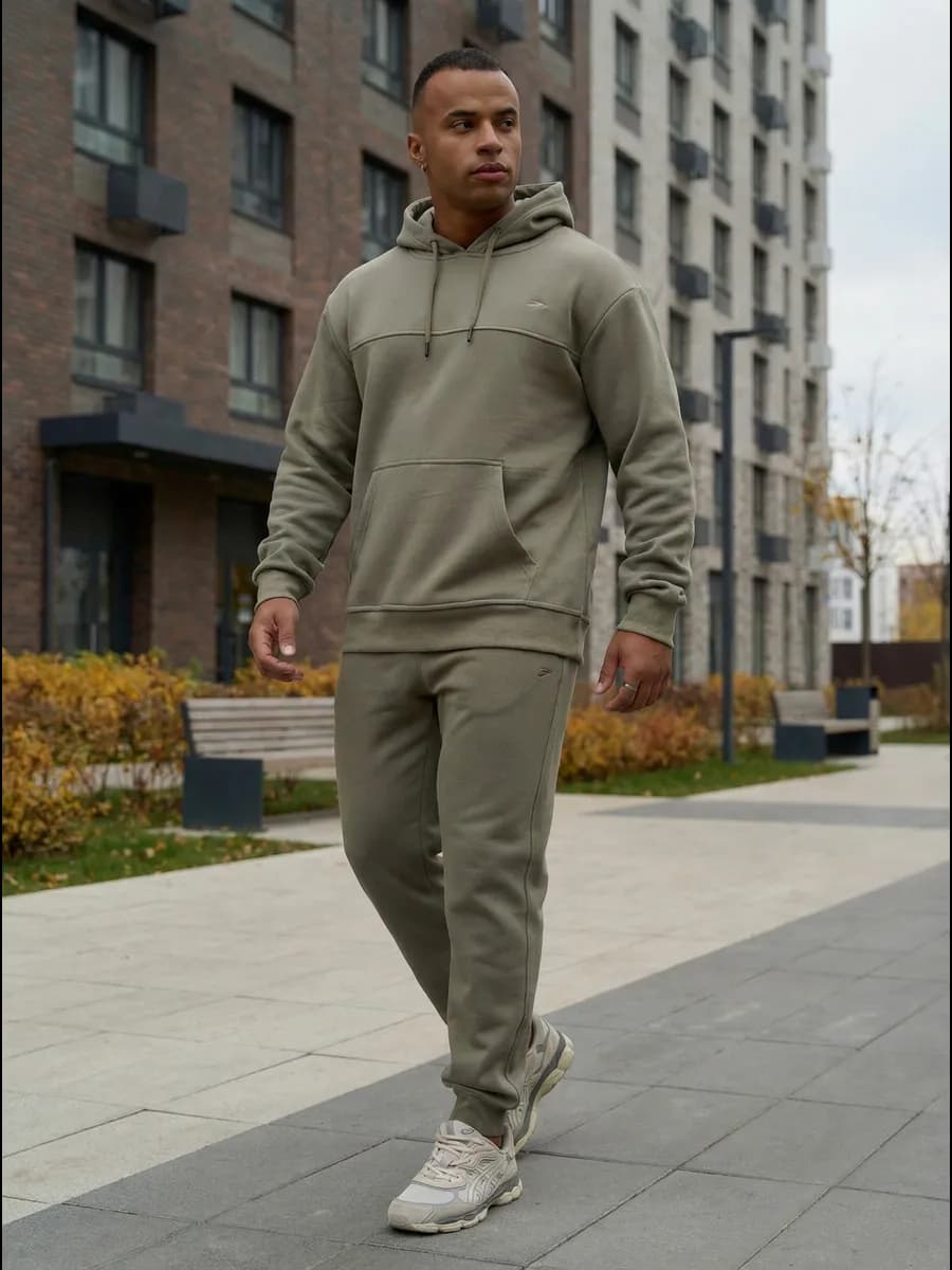 Спортивный костюм с капюшоном теплый - фото 1