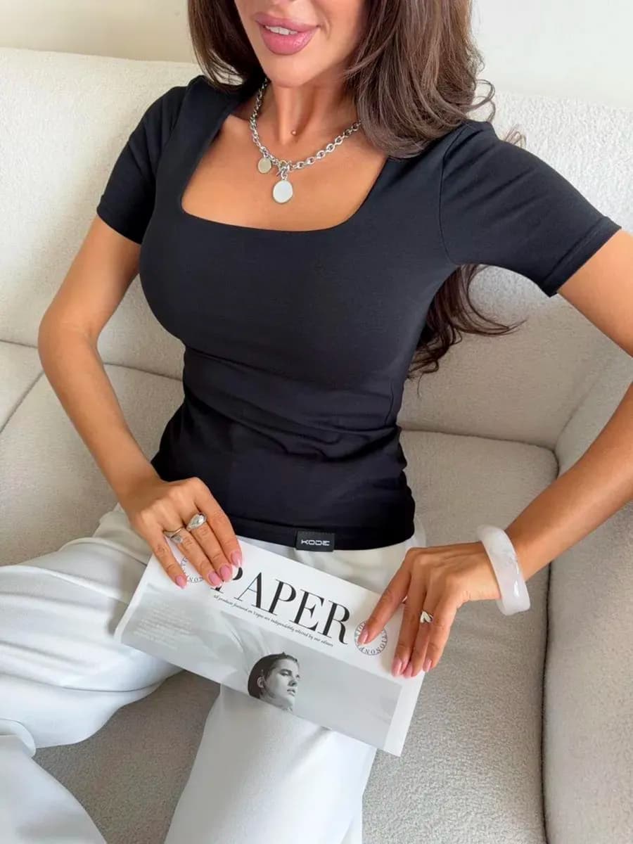 Футболка облегающая с круглым вырезом