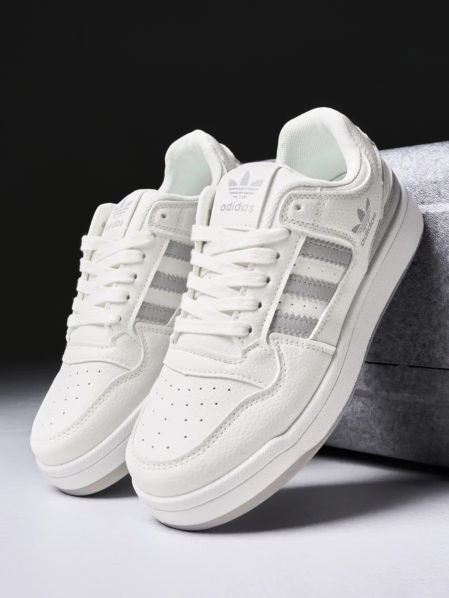 Кроссовки женские adidas спортивные кеды