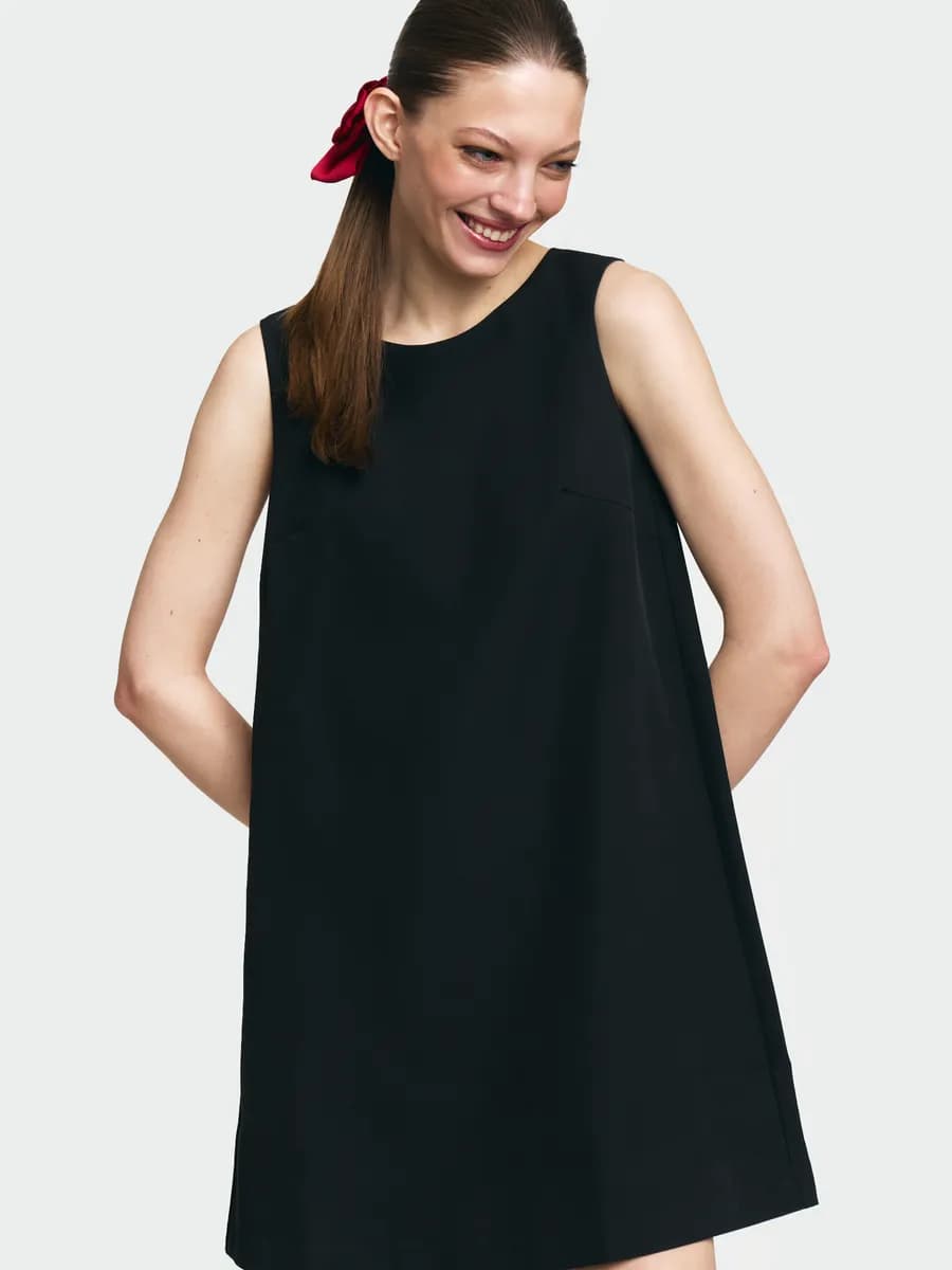 Женское платье без рукавов