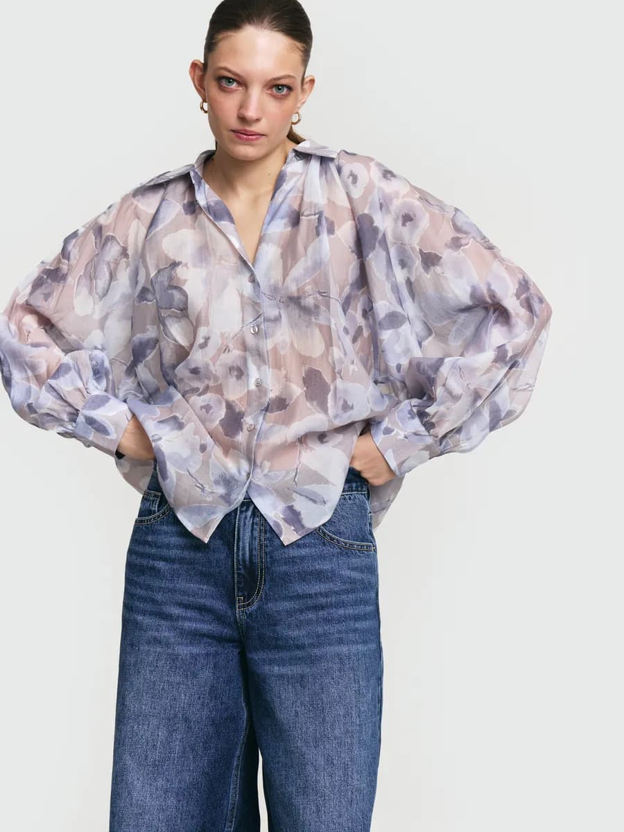 Женская рубашка с объёмными рукавами