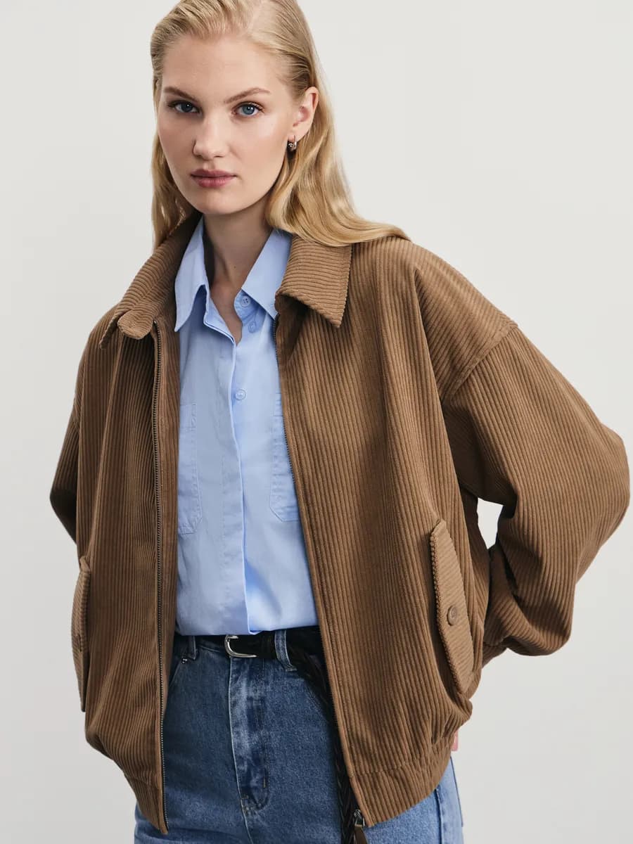 Куртка из вельвета бомбер на молнии осенняя