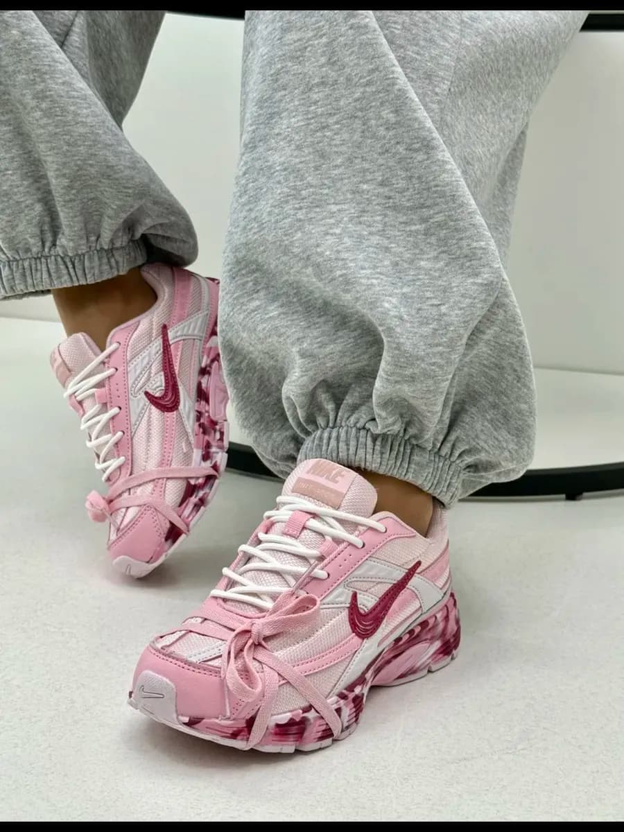 кроссовки - фото 1