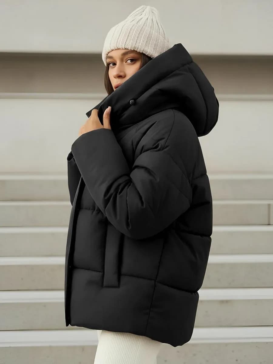 Куртка зимняя короткая с капюшоном