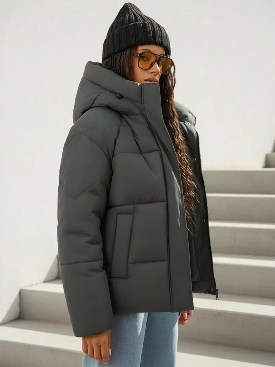 Куртка зимняя короткая с капюшоном - фото 1