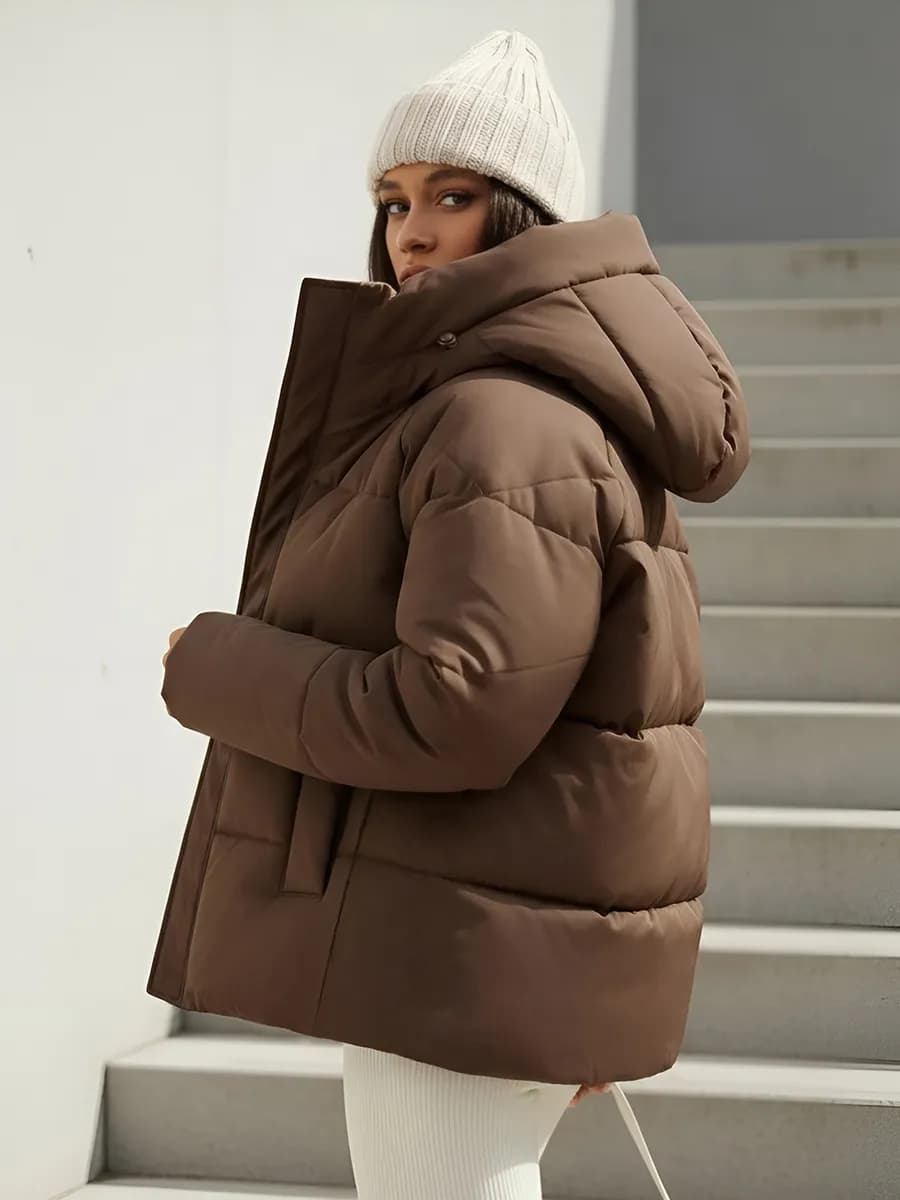 Куртка зимняя короткая с капюшоном