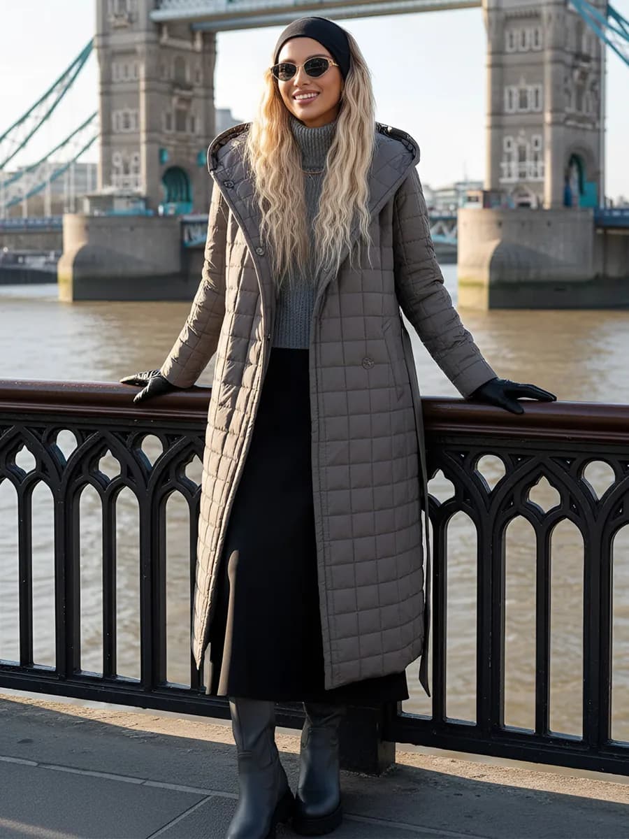 Куртка-пальто осеннее стеганое утепленное с капюшоном