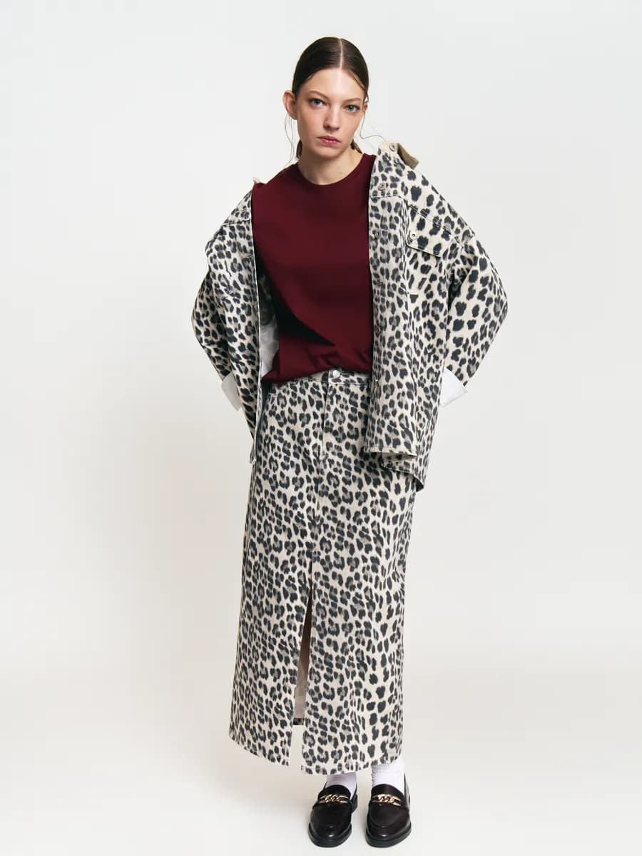 Женская джинсовая юбка миди с разрезом