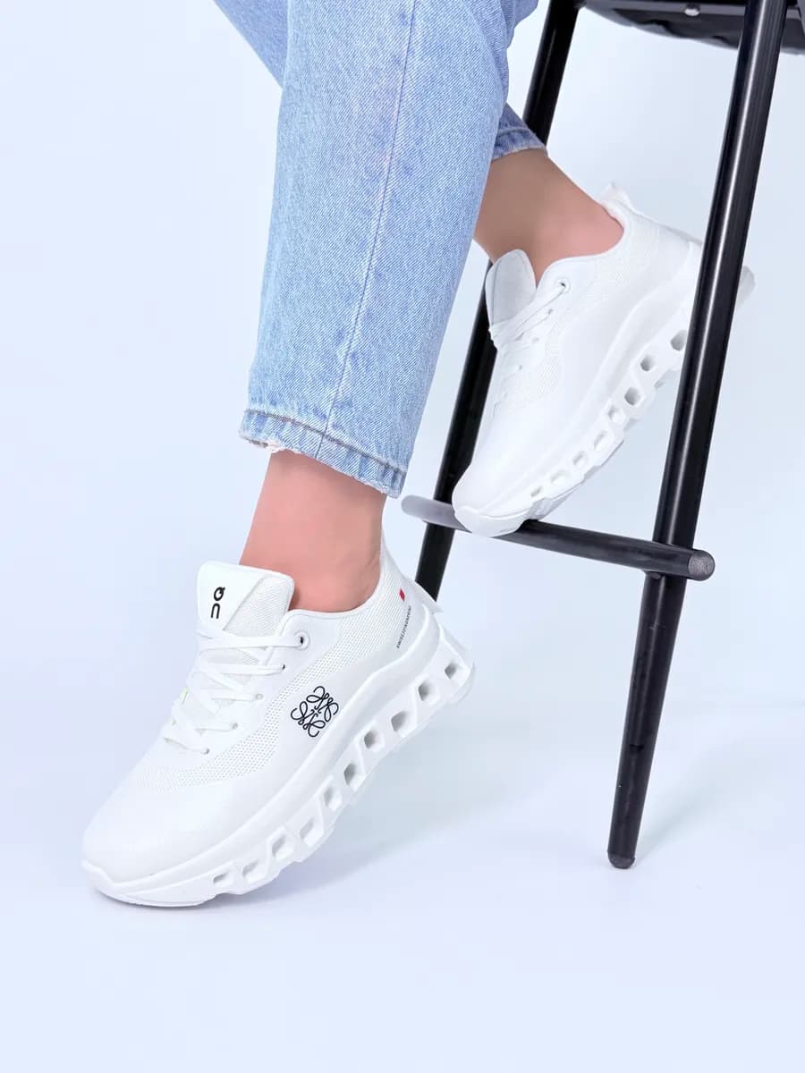 Кроссовки повседневные