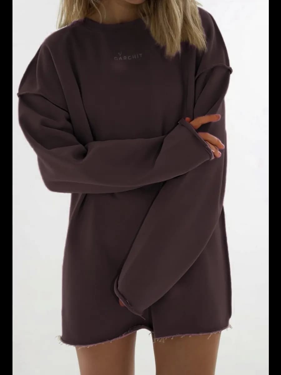 Свитшот удлиненный с декоративными швами